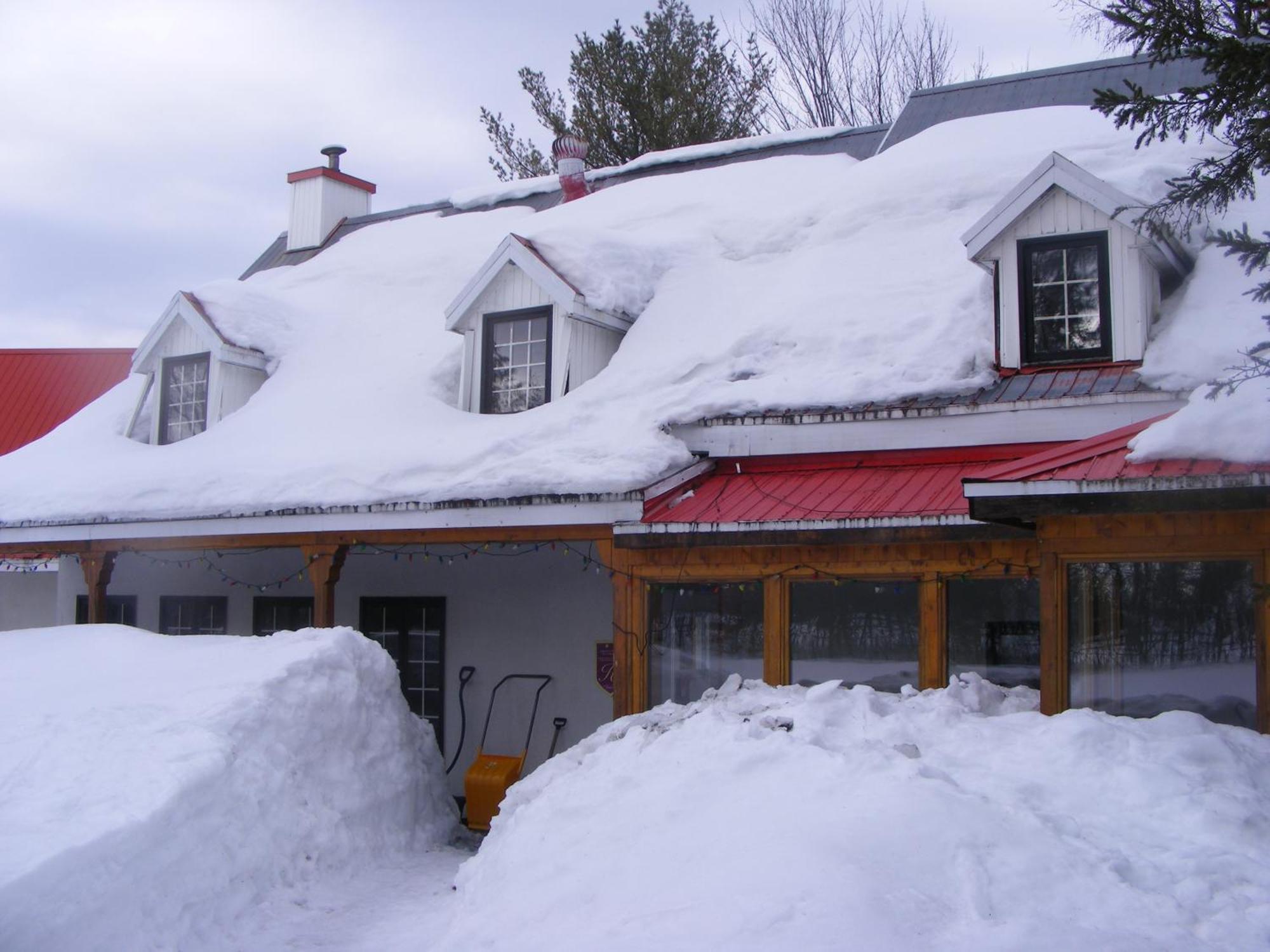 Auberge La Seigneurie Valcartier Saint-Gabriel-De-Valcartier Esterno foto